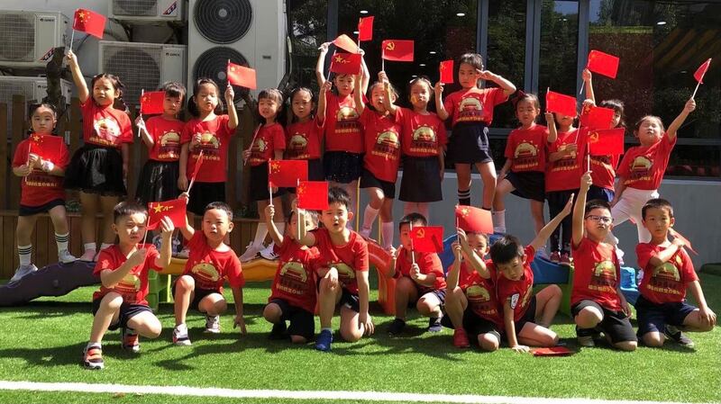 中国“十一”黄金周来临,从娃娃开始接受红色教育。(志愿者提供/乔龙提供)