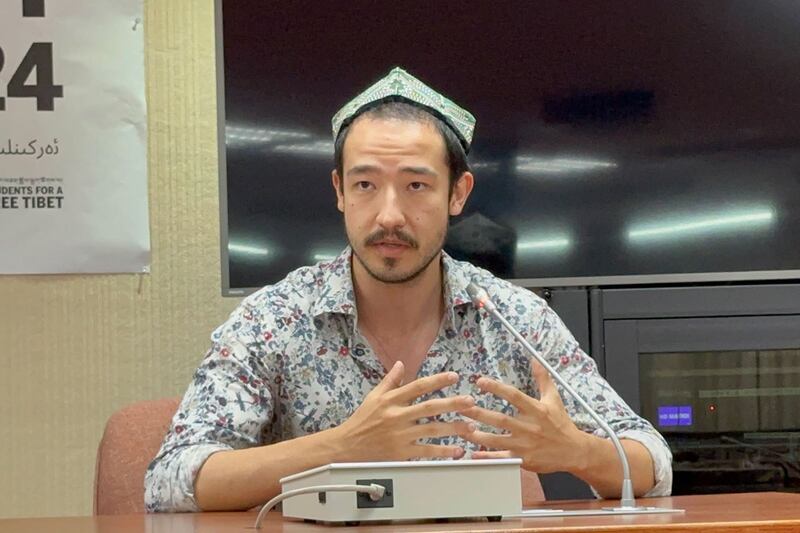 来自瑞士的维吾尔青年运动者Kavsar Kurbash。(记者夏小华摄)