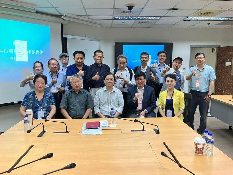 台湾九合一观选团拜会国立政治大学选举研究中心。(盛雪提供)