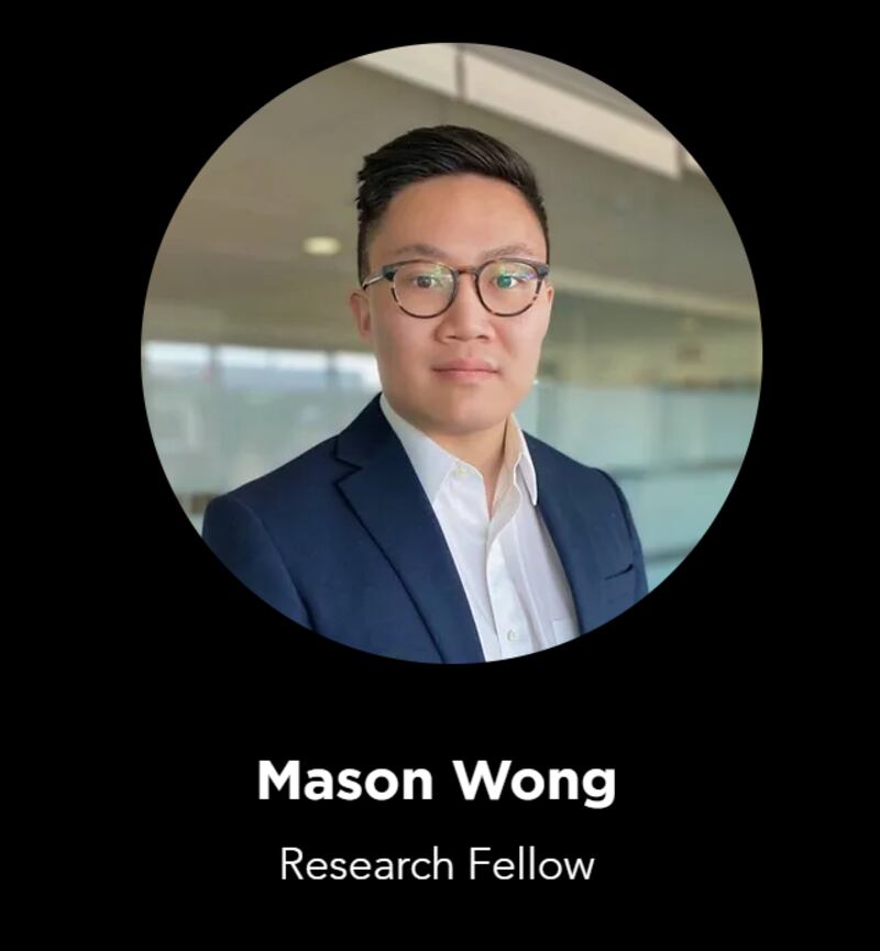 王乐知表示,调查发现有美智库收港经贸办资助,唱好国安法和大湾区合作。(HKDC报告截图)