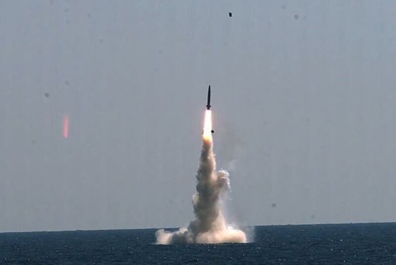 5-현무-IV-4 잠수함 발사 탄도미사일 (출처 - 대한민국 해군).jpg