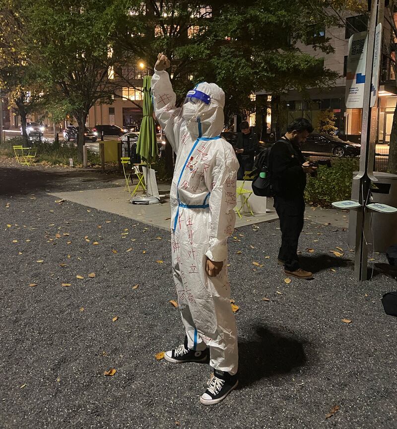 万圣节纽约华人集会 抗议习近平独裁(记者王允 拍摄)