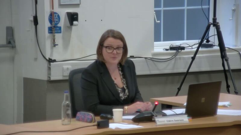 規劃檢察官施雅臣在總結時,感謝在場保安及市議會提供場地,並感謝各方參與和耐性。