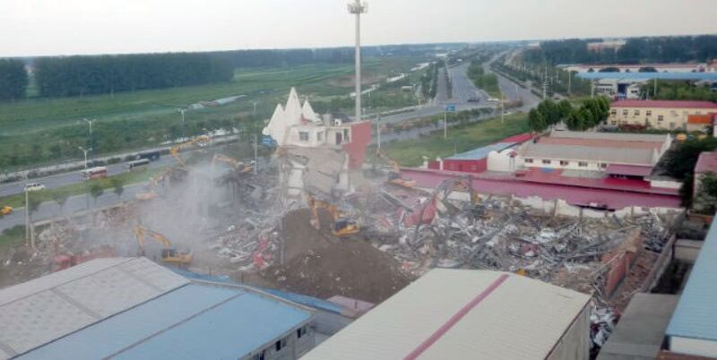 强拆河南省驻马店市上蔡县蔡都镇真耶稣教教堂。(图源:寒冬网)