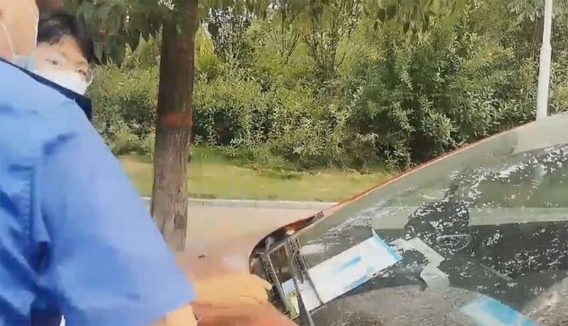 郑州市实施违停重罚(微博视频截图)