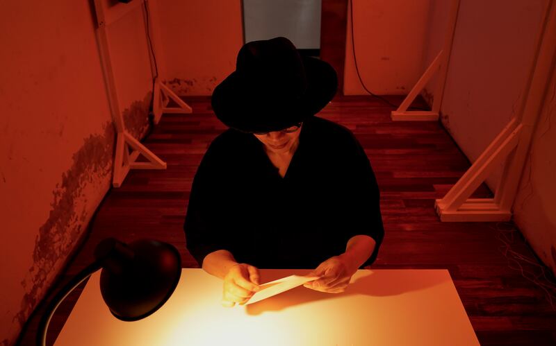 其中一個監倉放置了來自香港監獄,由反送中在囚者寫的信。(淳音 攝)