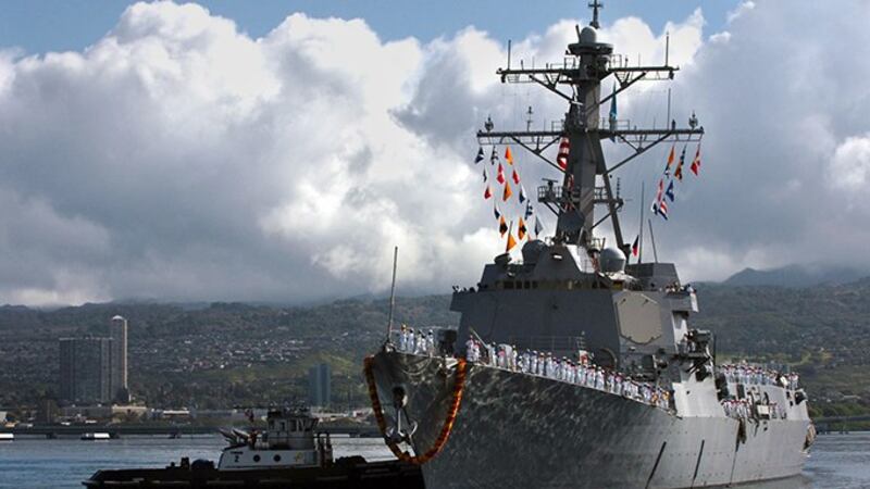 以华裔海军少将钟云（USS Chung-Hoon, DDG-93）命名的美国海军“钟云号”驱逐舰（美联社）