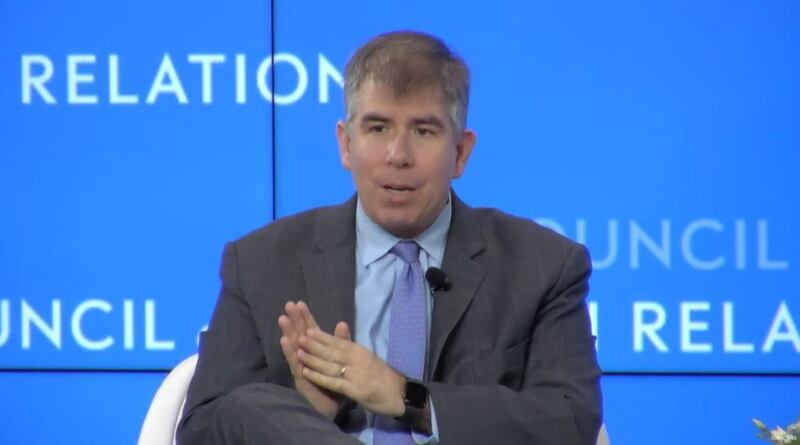 美国财政部副部长尚博(Jay Shambaugh)本周三在智库“外交关系协会(Council on Foreign Relations)”演说。(Council on Foreign Relations视频截图)