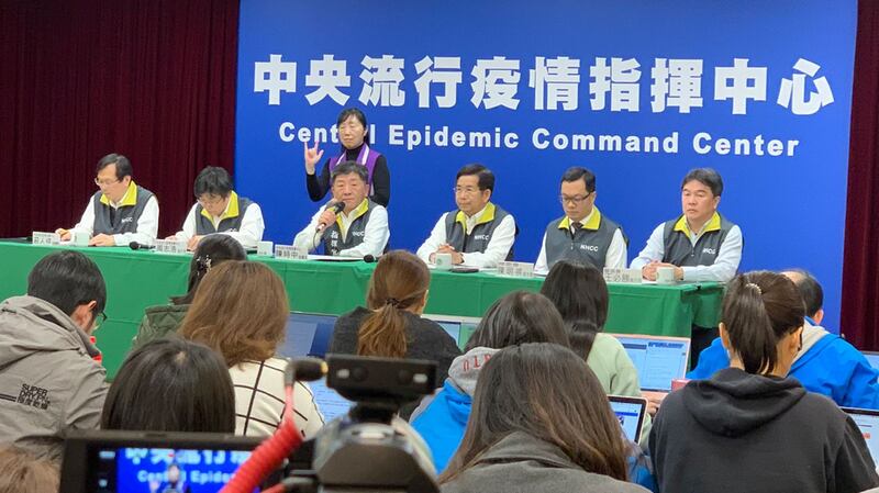 台湾防疫指挥中心自一月下旬疫情爆发后,每天至少一场记者会报告疫情,以安定民心。(记者夏小华摄)
