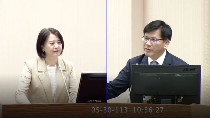 国民党籍立委王鸿薇质询外交部长林佳龙(立法院直播截图)