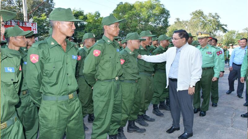 ပြည်သူ့စစ်မှုထမ်း သင်တန်းအမှတ်စဉ် (၈) ကို ၂၀၂၄ ခုနှစ် ဒီဇင်ဘာ ၂၃ ရက်နေ့တွင် ဖွင့်လှစ်ခဲ့စဉ်။ (Myanmar Military Photo)