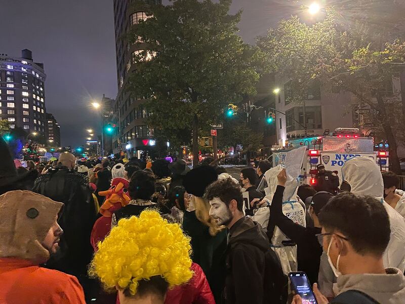 万圣节纽约华人集会 抗议习近平独裁(记者王允 拍摄)