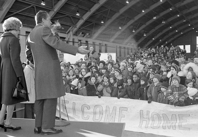 尼克松总统结束访华后于1972年2月28日返抵美国华盛顿(美联社资料图)