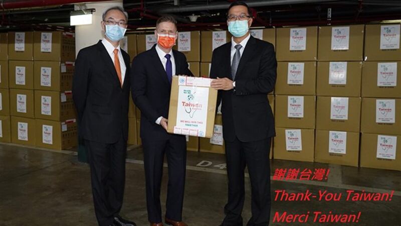 今年四月台湾捐赠加拿大五十万只口罩广受好评,五月中国口罩出现问题后加拿大紧急向台湾订购一千万只口罩。 (台湾外交部)