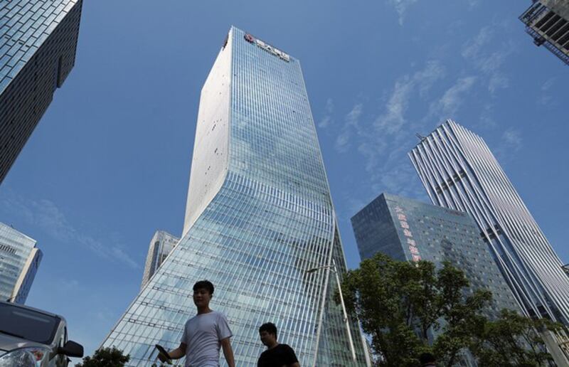 图为位于深圳的恒大总部。2023年上半年,恒大净亏损人民币392.5亿元。(路透社图片)