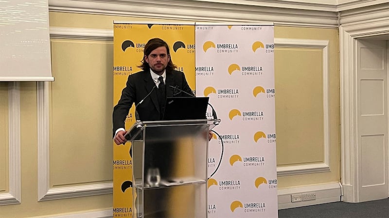 香港协会董事会成员,支持港人的英国音乐人温斯顿·马歇尔(Winston Marshall)发言。(呂熙攝)