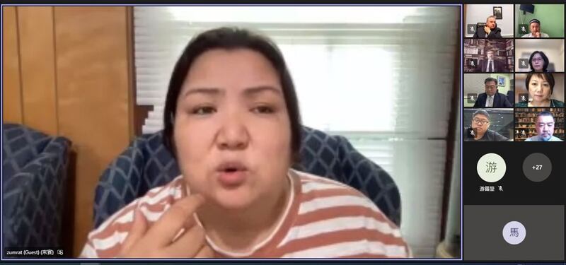 维吾尔人慕莱特达吾特在7月30日晚间台湾立法院首次举行维吾尔议题国际线上公听会,说出在新疆集中营的遭遇。(台湾立法院人权促进会直播截图)